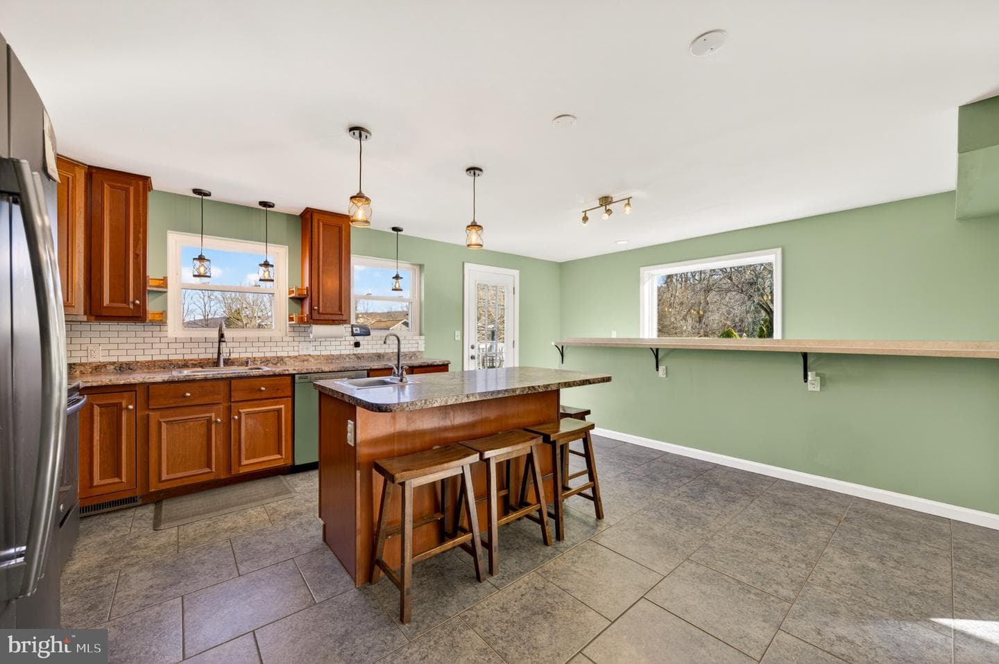 309 Delong Avenue photo 21