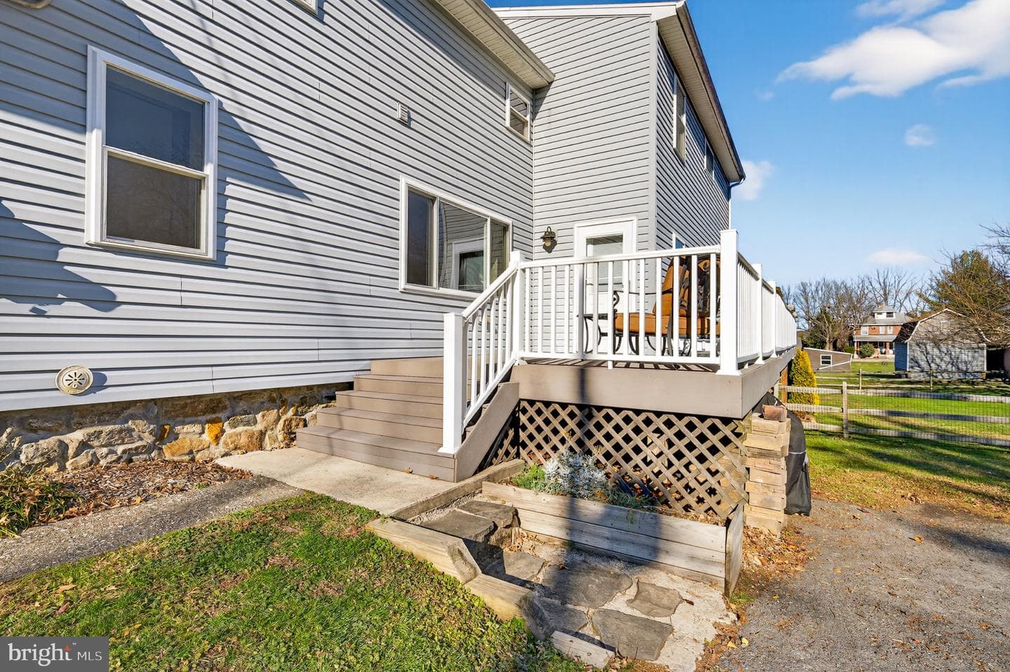 309 Delong Avenue photo 48