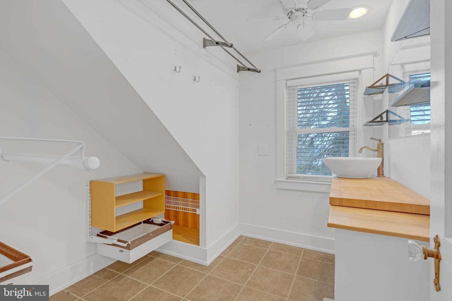 627 Scholl Avenue photo 24