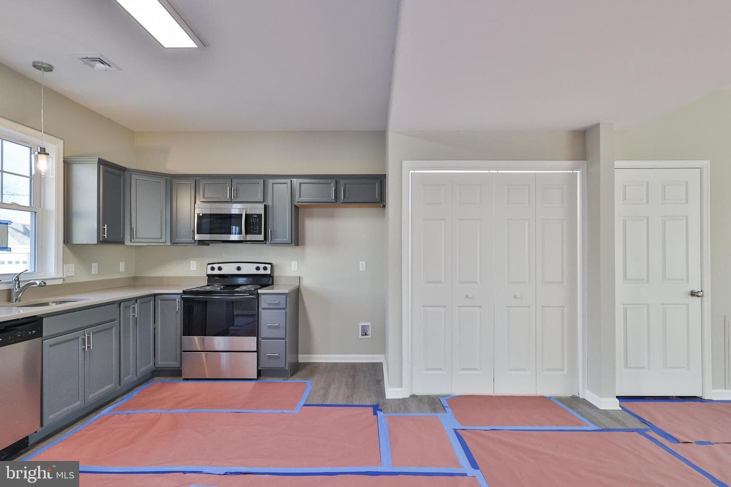 903 N Graham Street photo 17