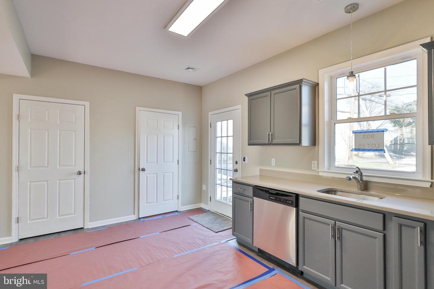 903 N Graham Street photo 27