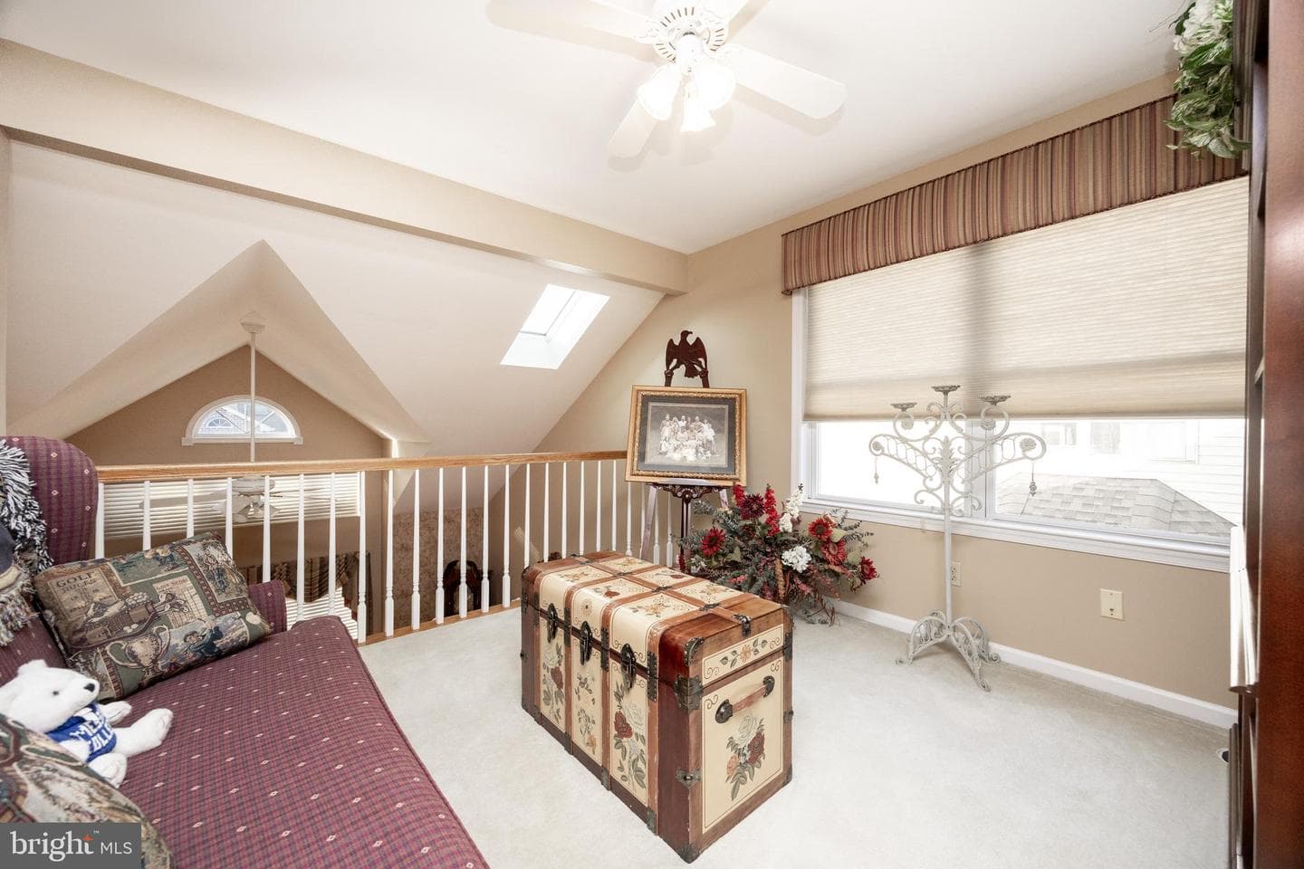 319 Surrey Place photo 22