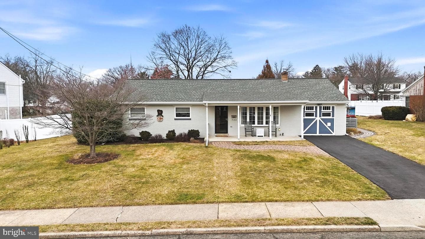 733 W Berger Street photo 1