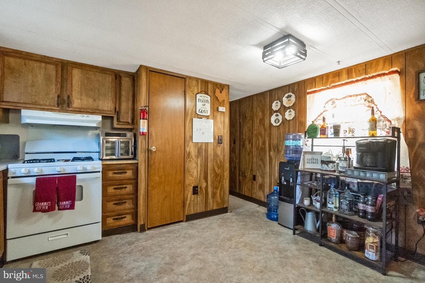 1048 Cedar Street photo 9