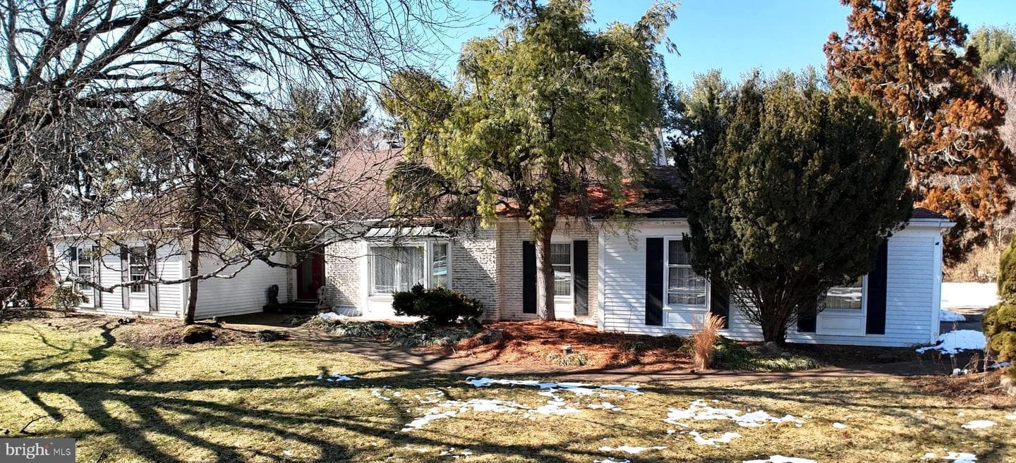 1850 Briarcliff Terrace photo 1