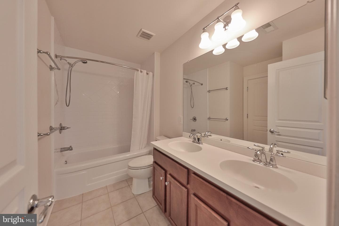 1919 Pembrooke Drive photo 40