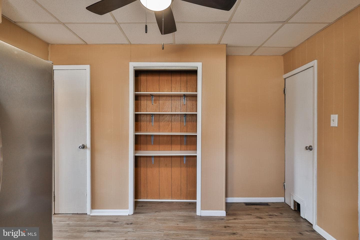 2045 Kenmore Avenue photo 18