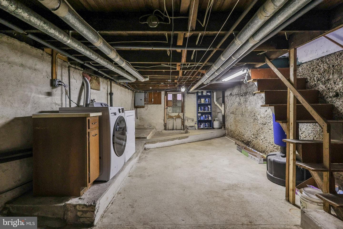 2045 Kenmore Avenue photo 41