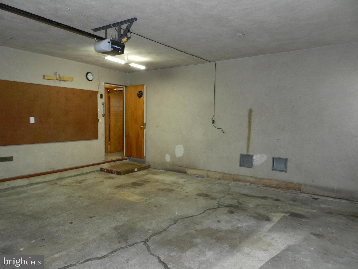 1055 Pine Tree Drive photo 31