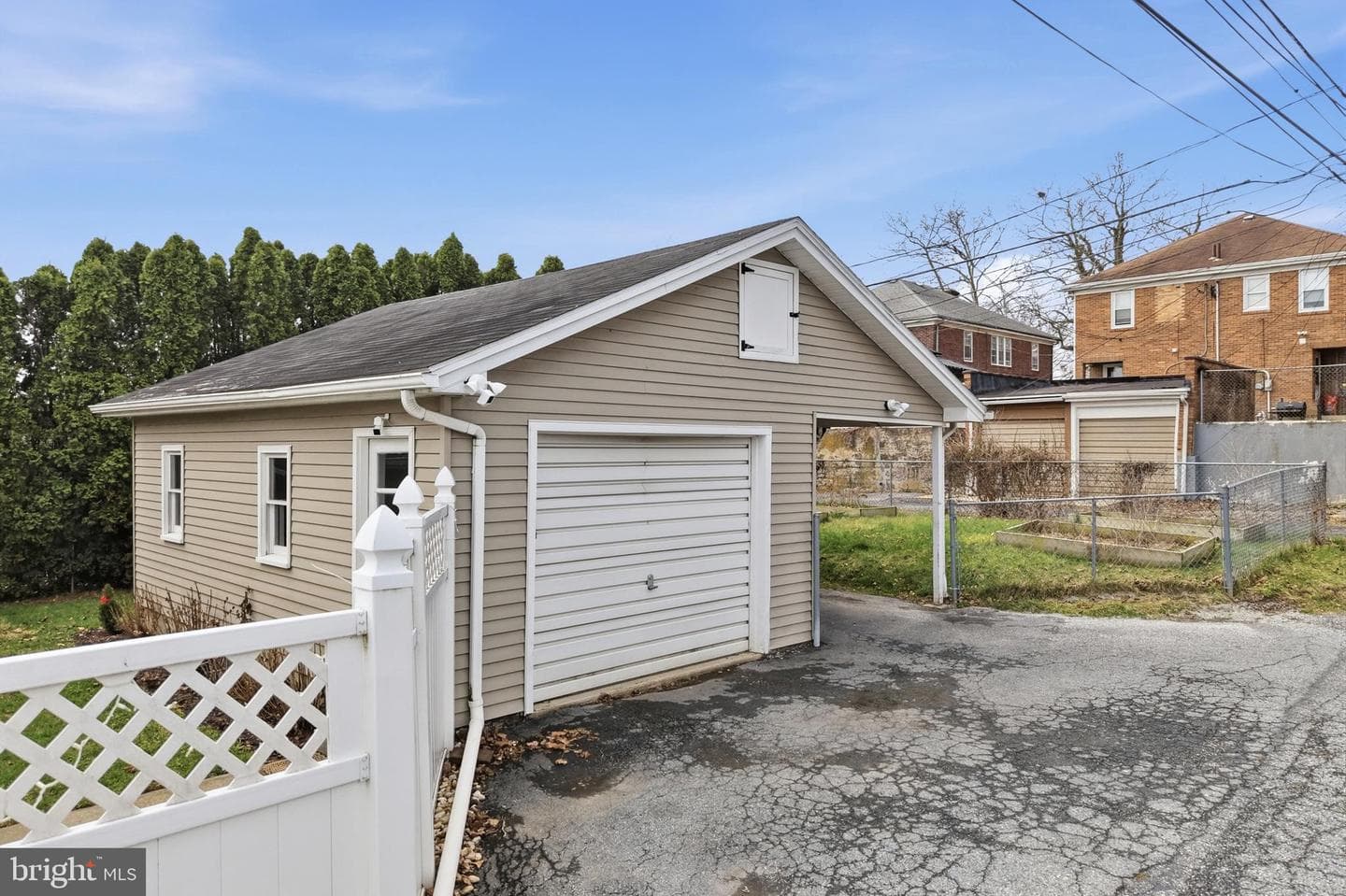 316 S Leh St photo 25