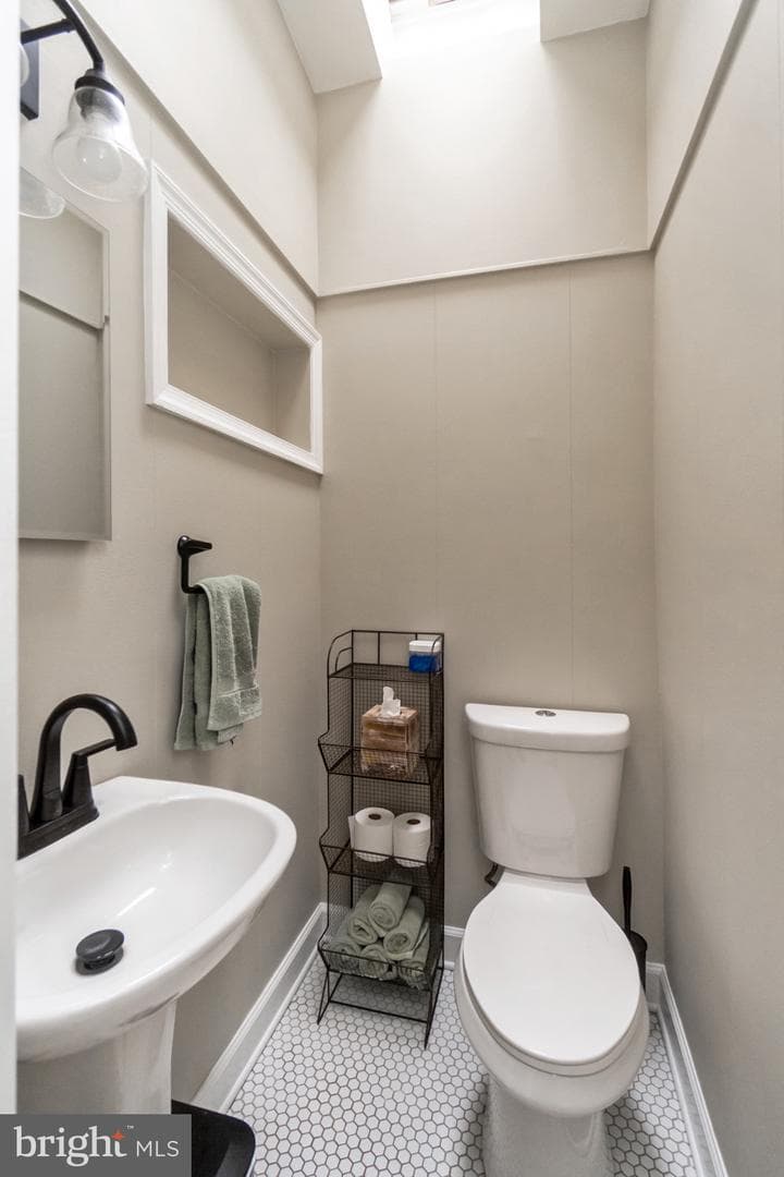 2415 W Tremont Street photo 34