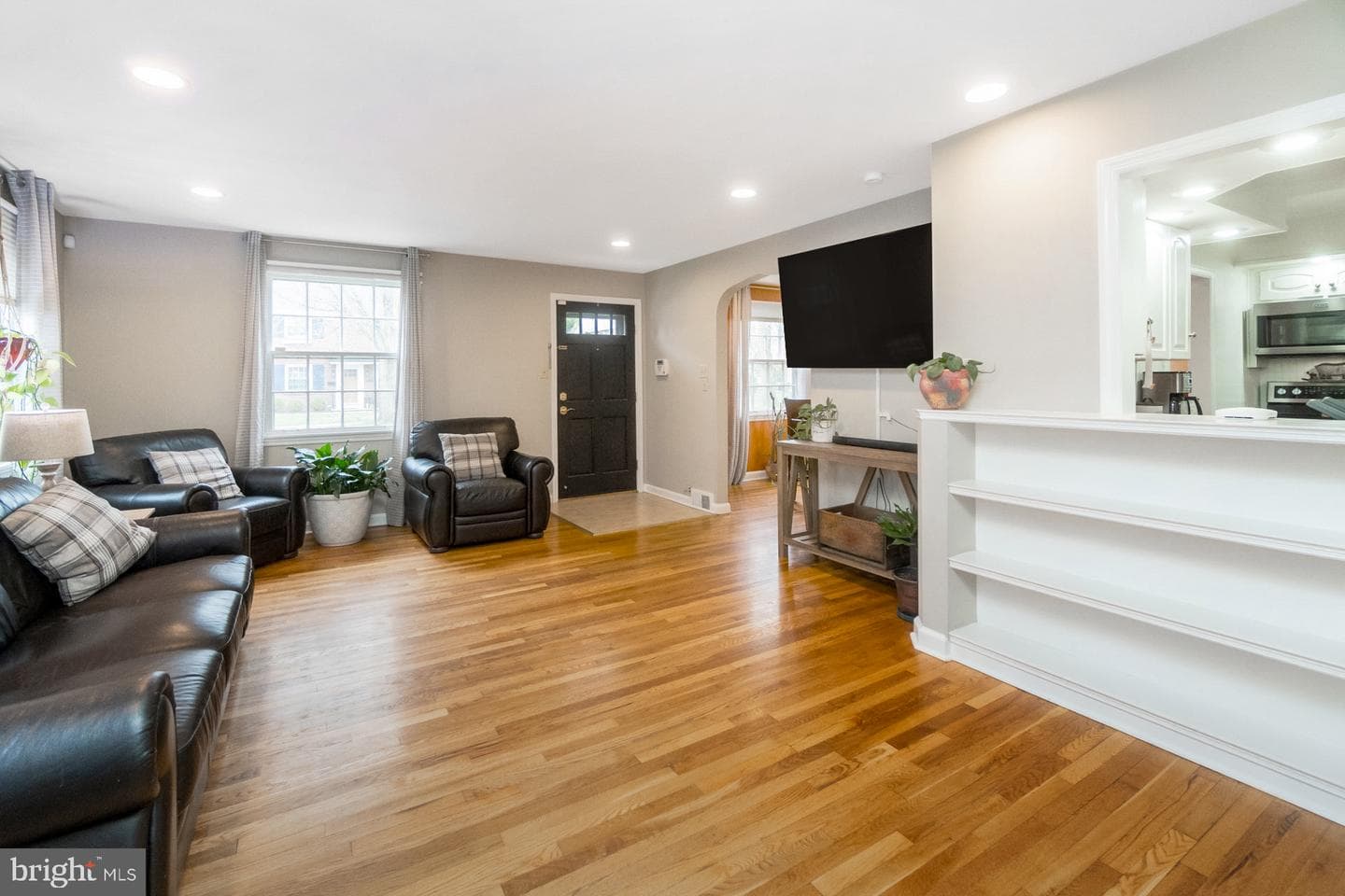 2415 W Tremont Street photo 6