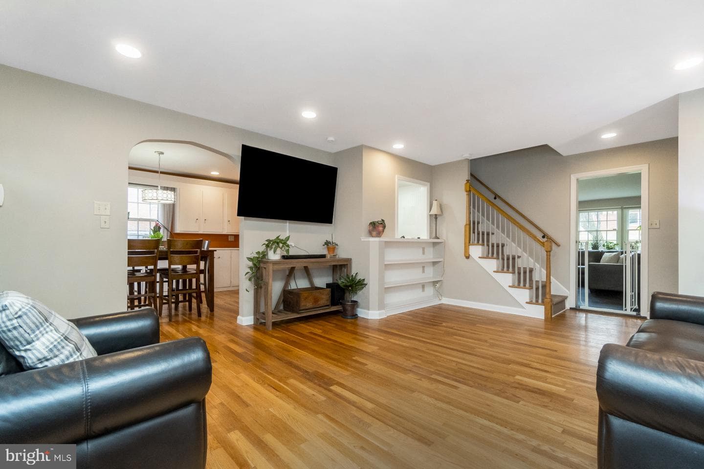 2415 W Tremont Street photo 8