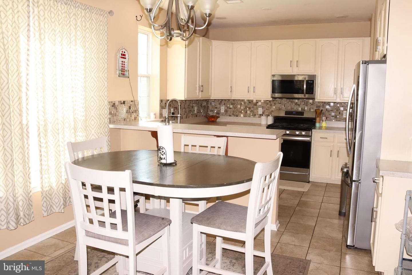 1035 Jervin Drive photo 8