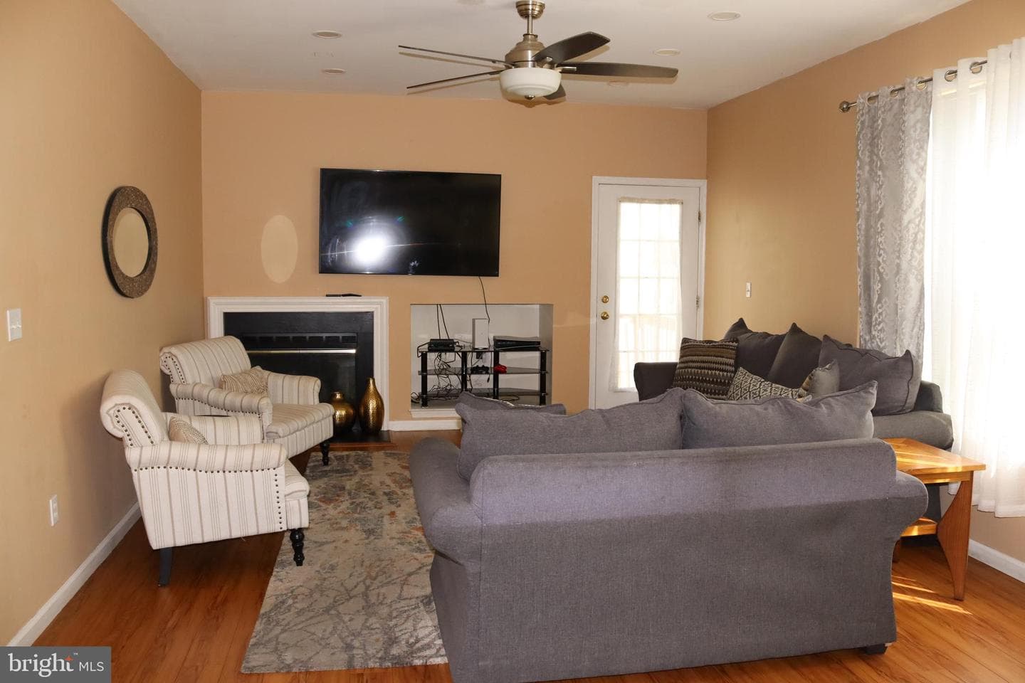 1035 Jervin Drive photo 9