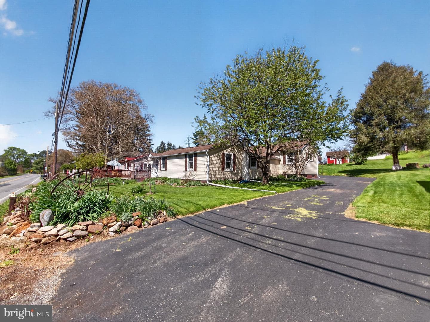 8275 Mertztown Road photo 3