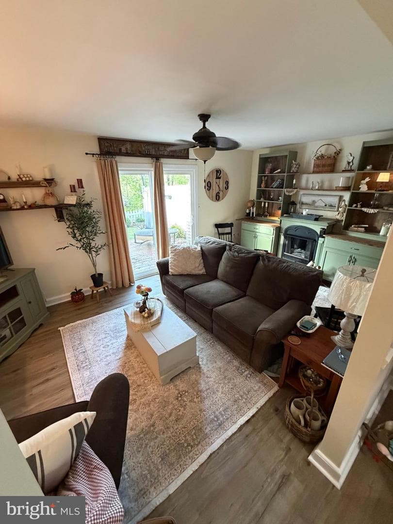 1879 Aster Road photo 6