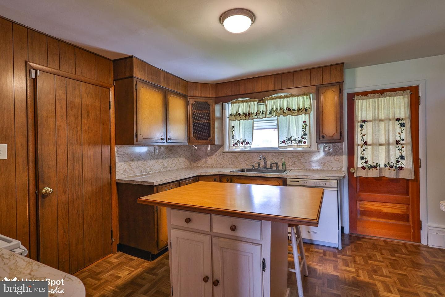 34 N 38th Street photo 21