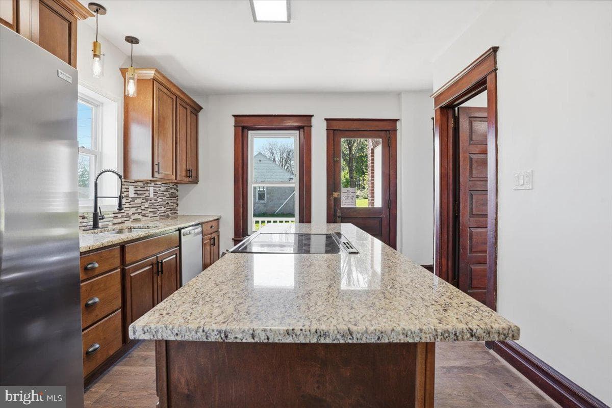 3756 W Walnut Street photo 22