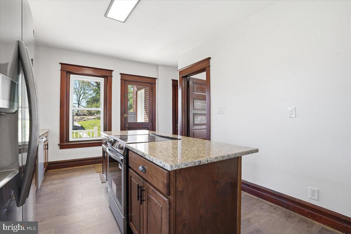 3756 W Walnut Street photo 25