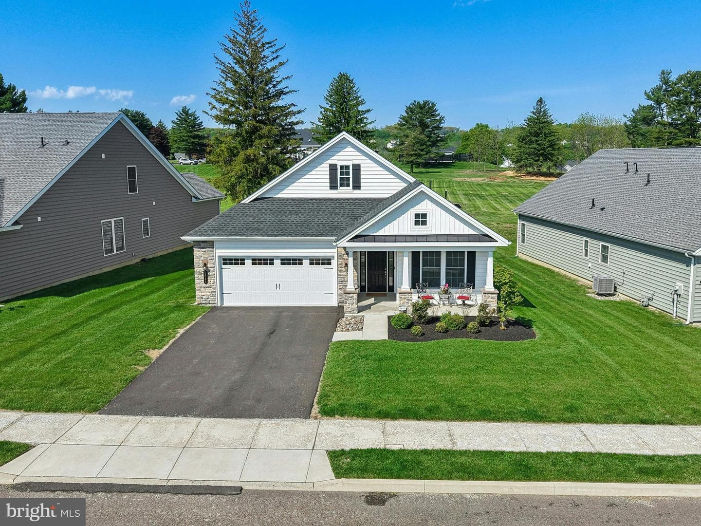5544 Traditions Drive photo 3