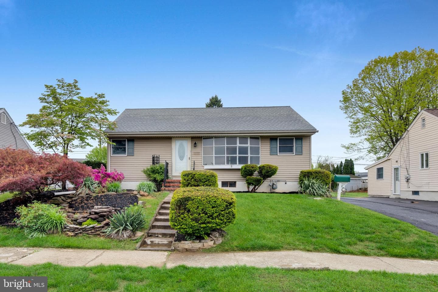 1534 Eastwood Drive