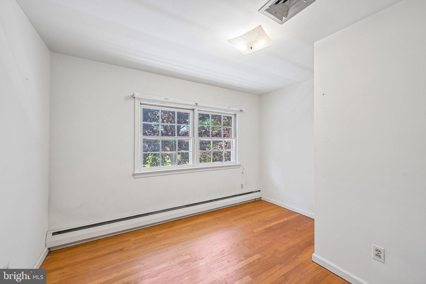 3065 W Livingston Street photo 14