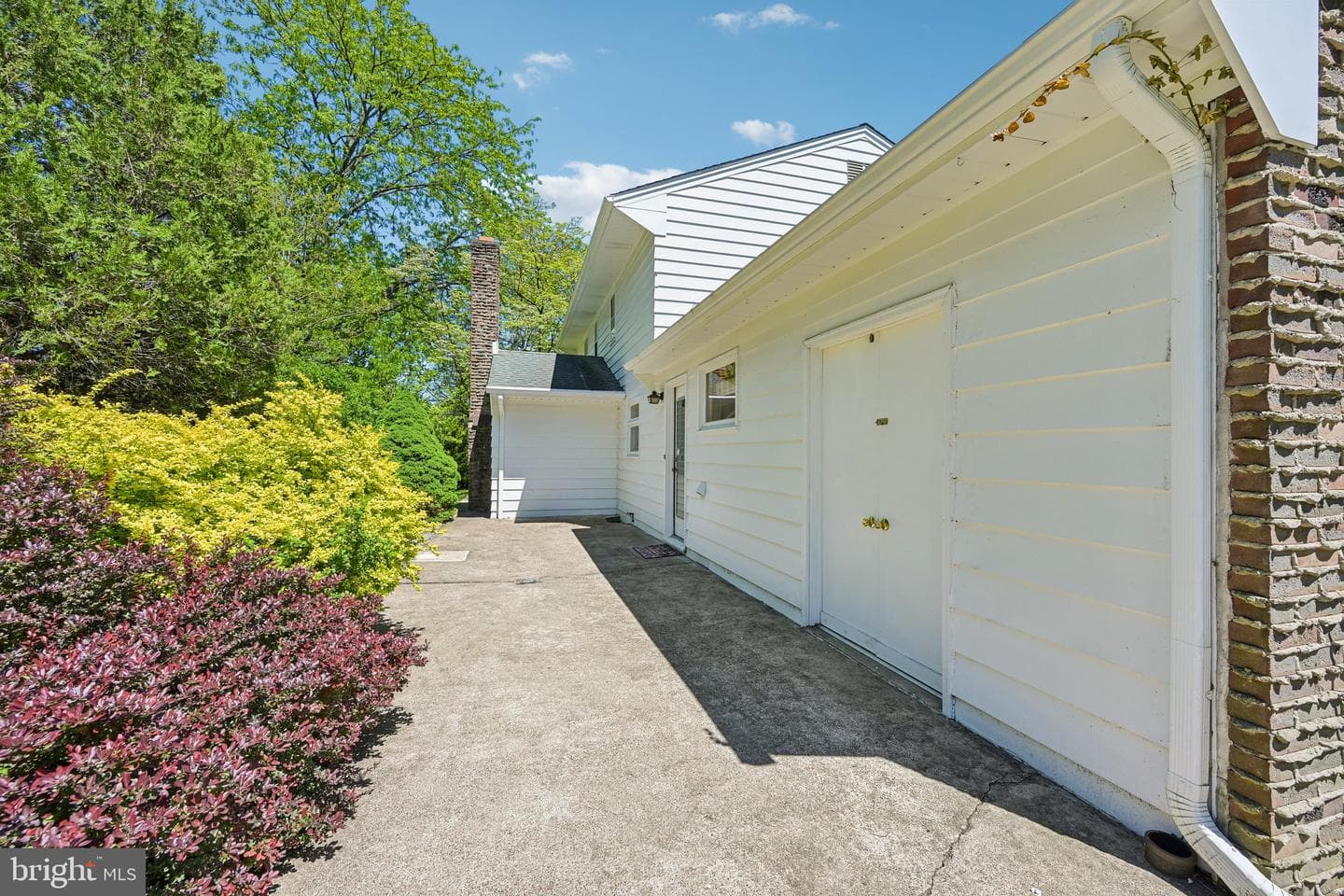 3065 W Livingston Street photo 18