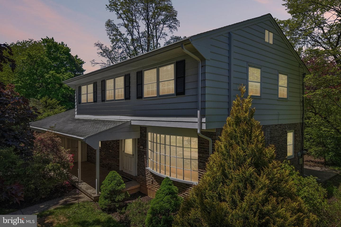 3065 W Livingston Street photo 23