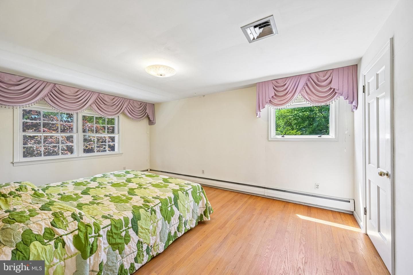 3065 W Livingston Street photo 9