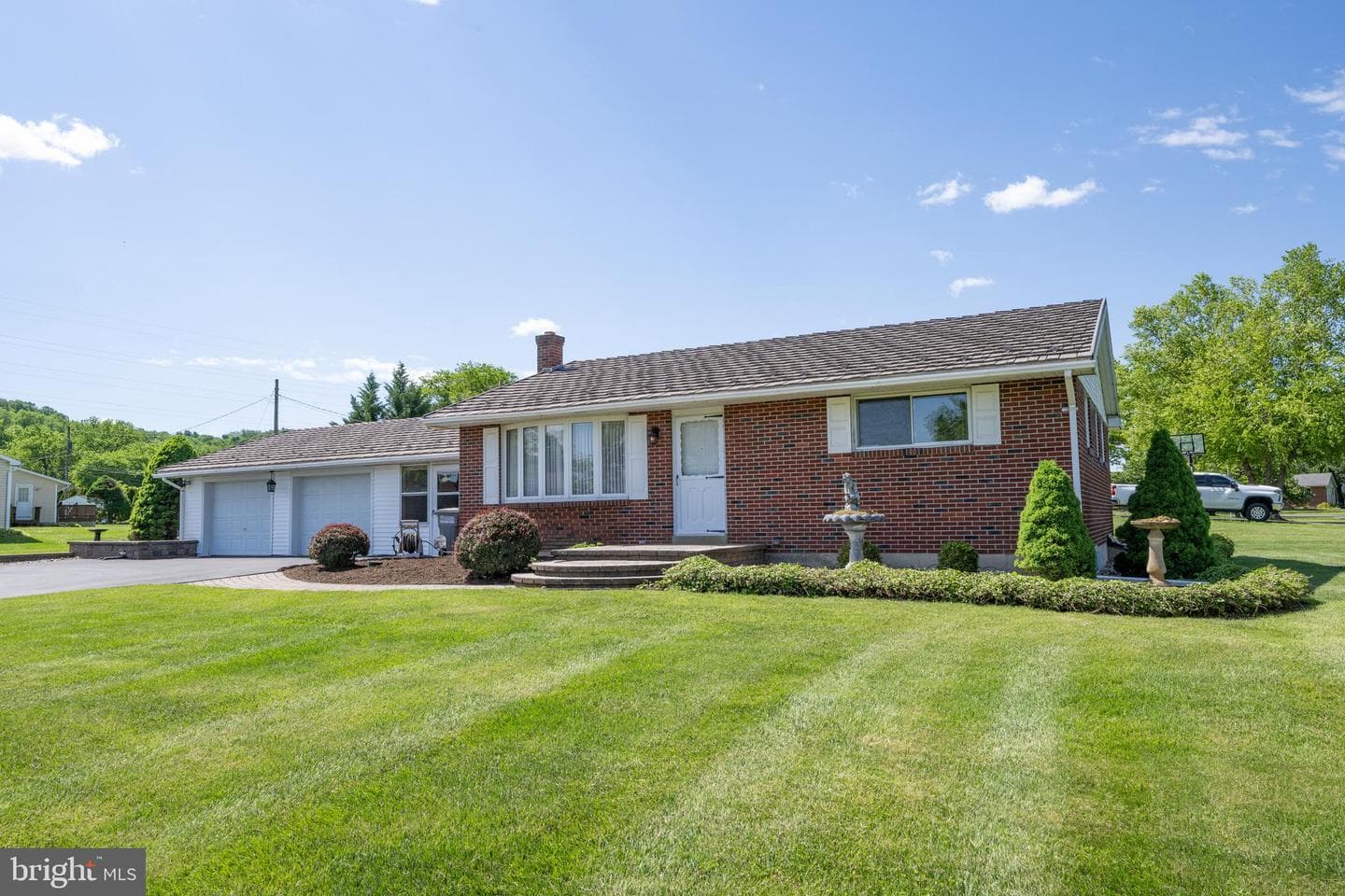 4420 N Sunset Drive photo 3