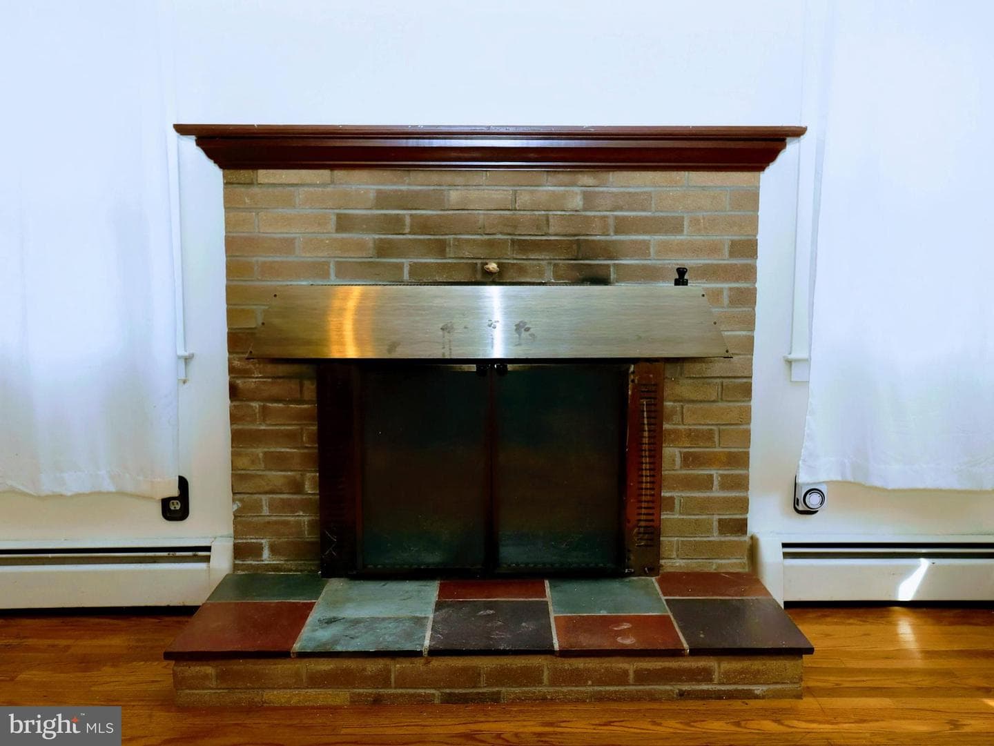 172 Harrison St photo 2