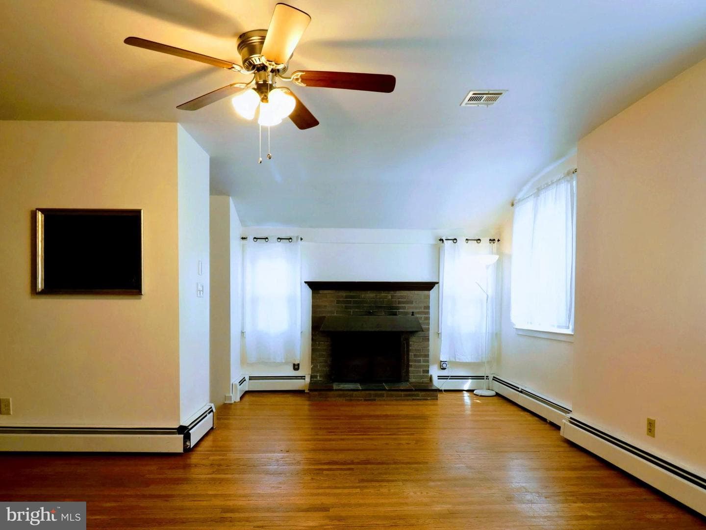 172 Harrison St photo 3