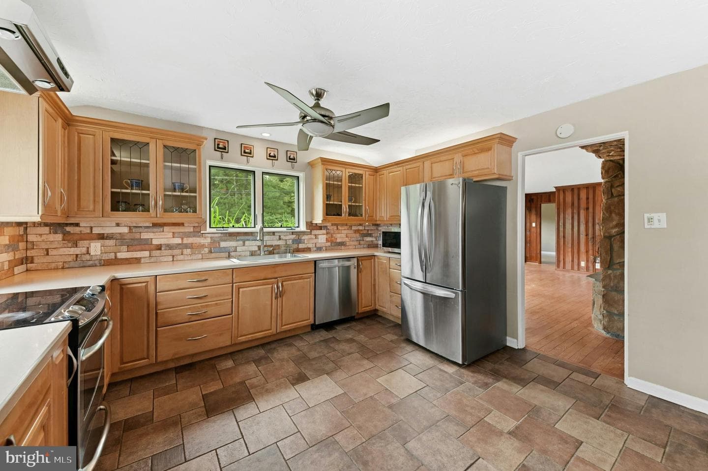 614 Glenwood Street photo 11