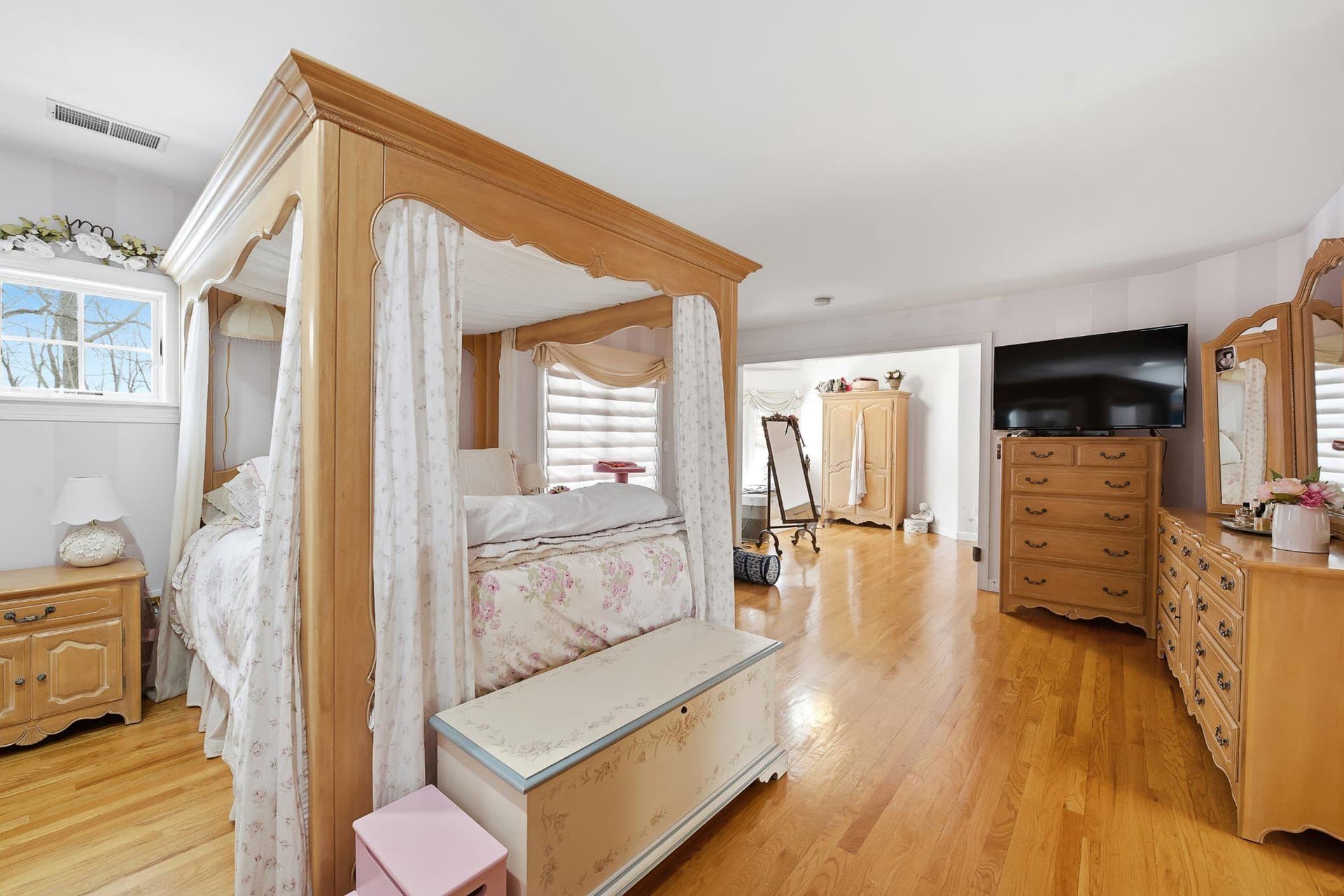 6688 Haasadahl Rd photo 17