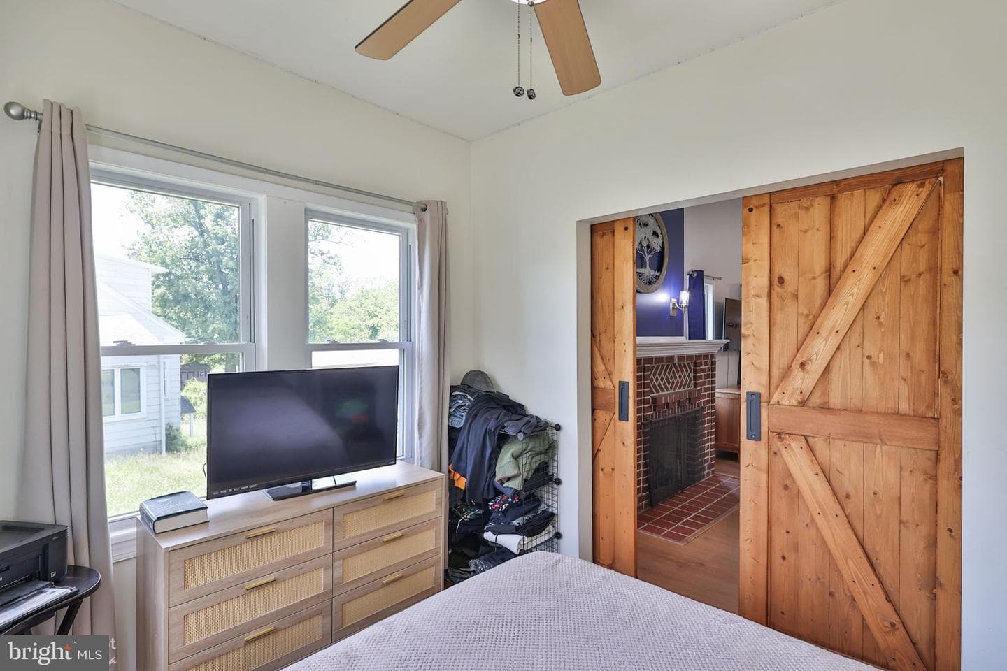 1635 E Emmaus Avenue photo 25