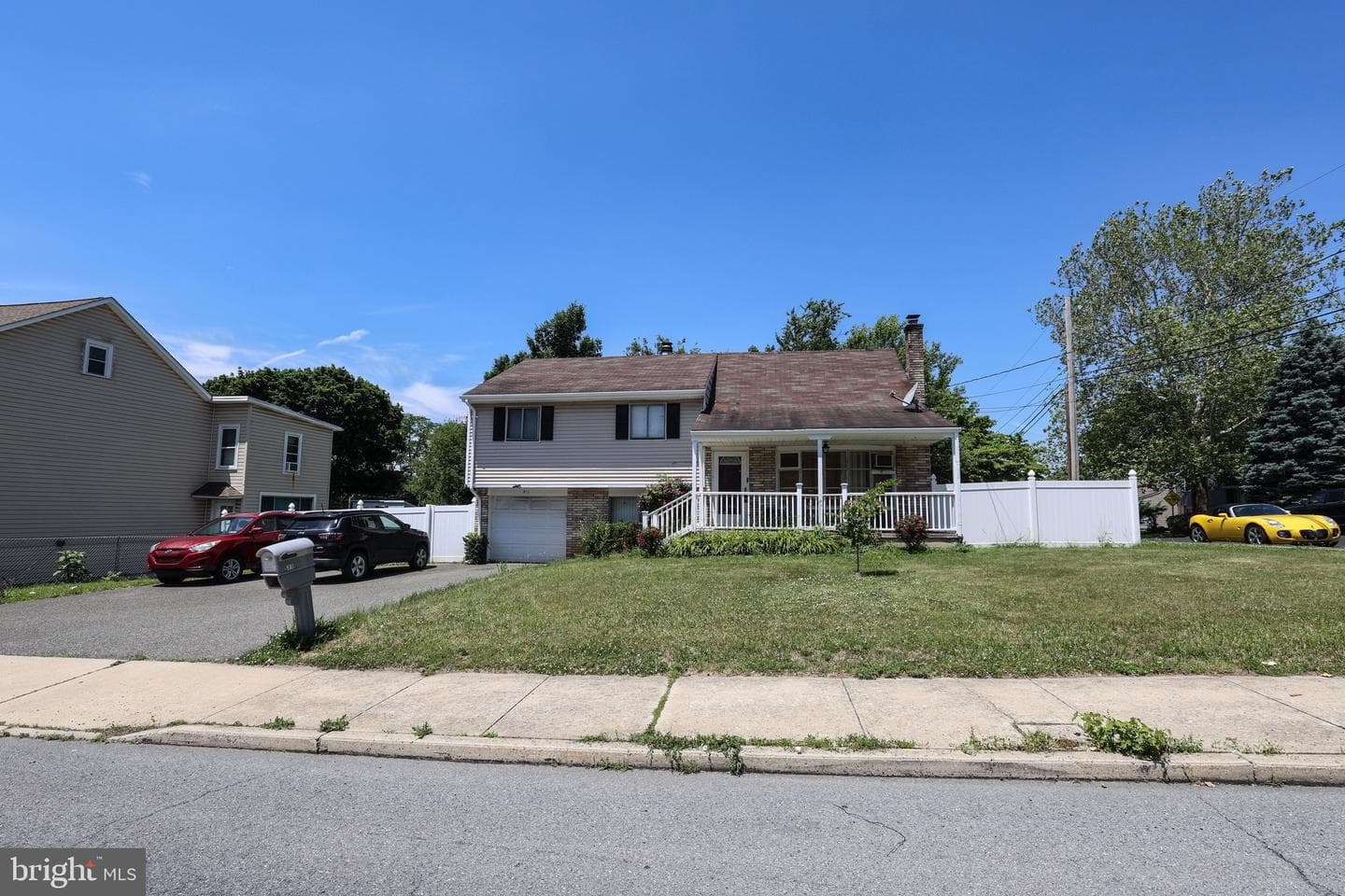 511 E Harrison Street photo 3