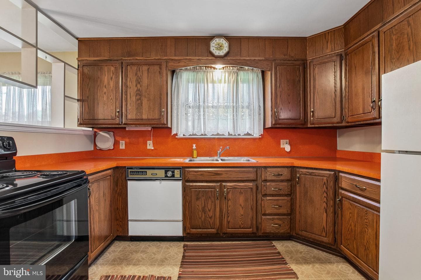 1032 Americus Avenue photo 8