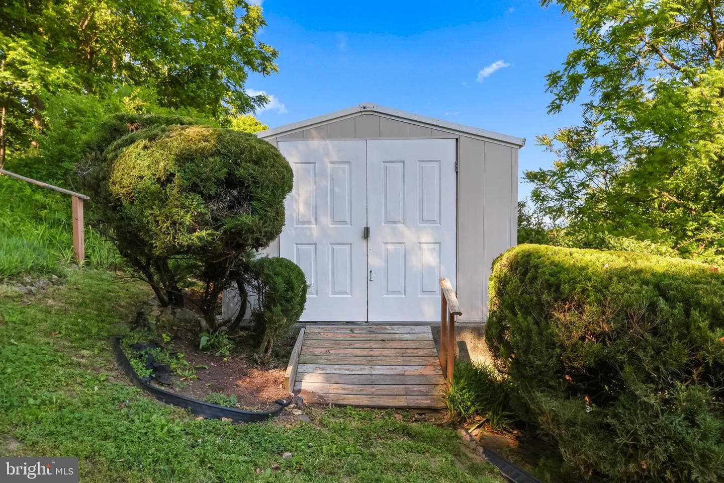 721 Wistar Street photo 28