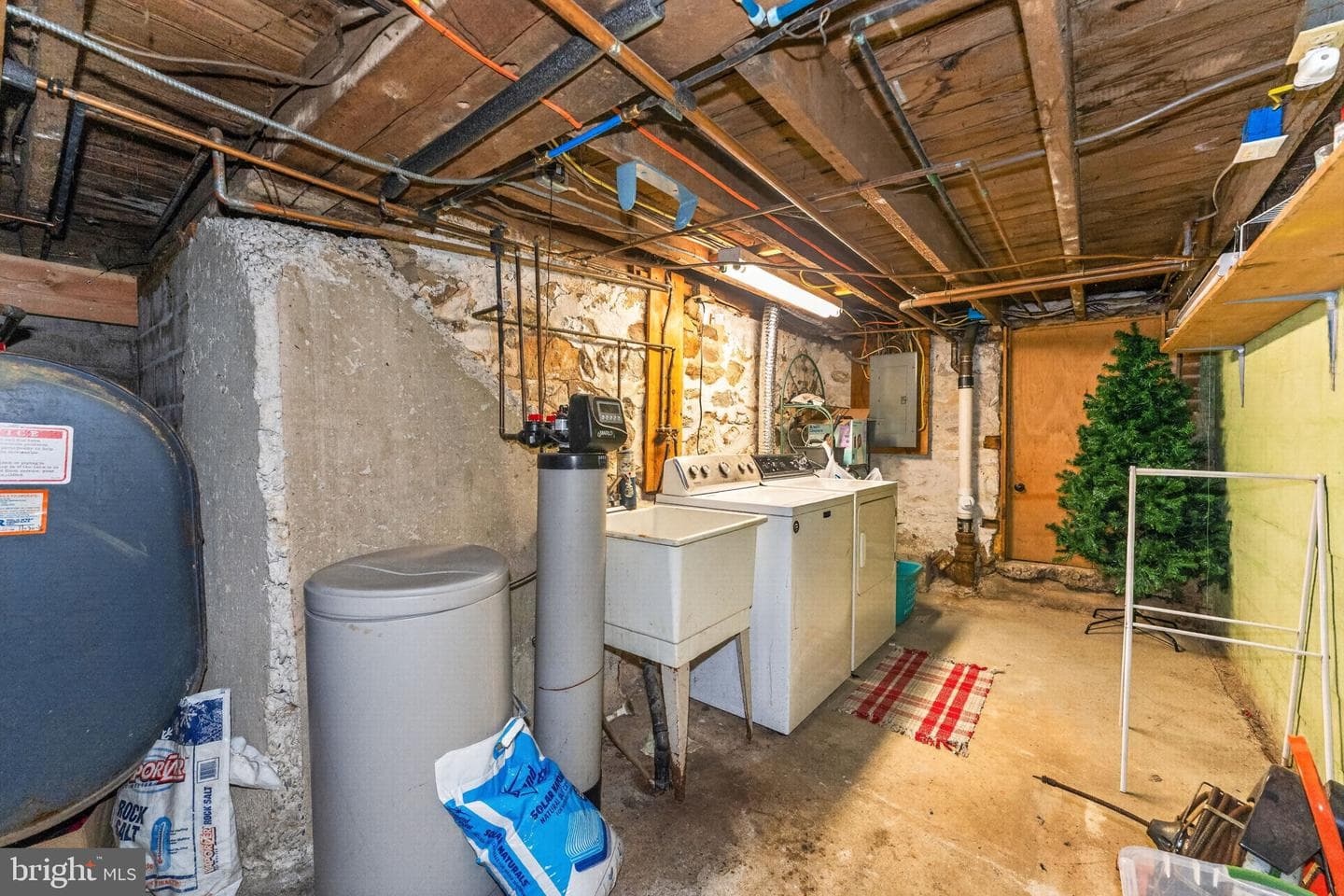 233 Adrain Street photo 26