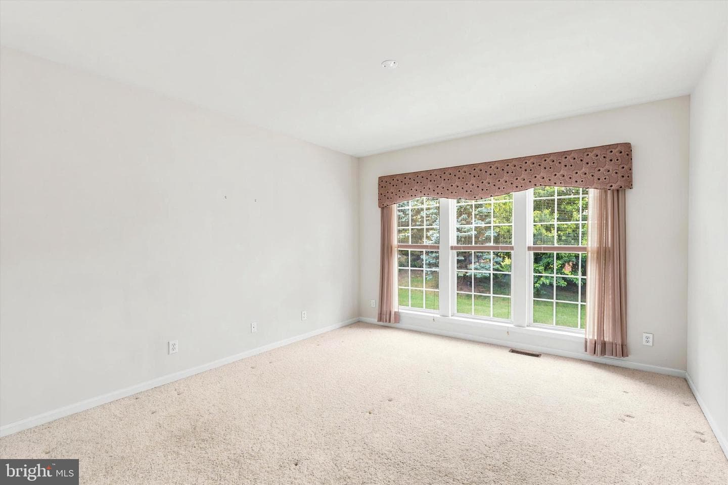1526 Fox Lane photo 18