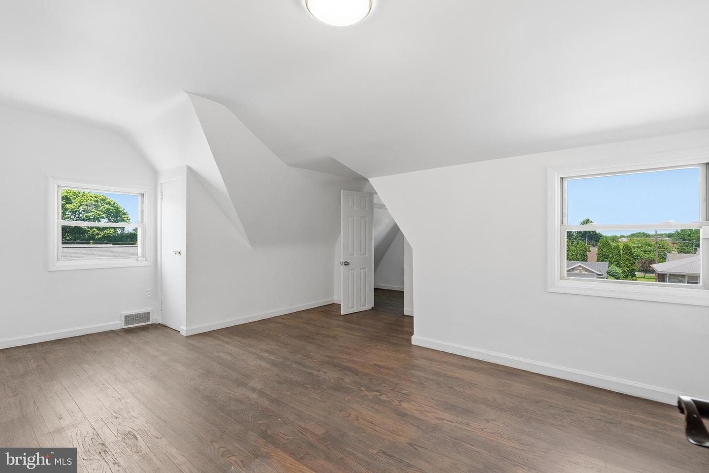 1138 E Tremont Street photo 43