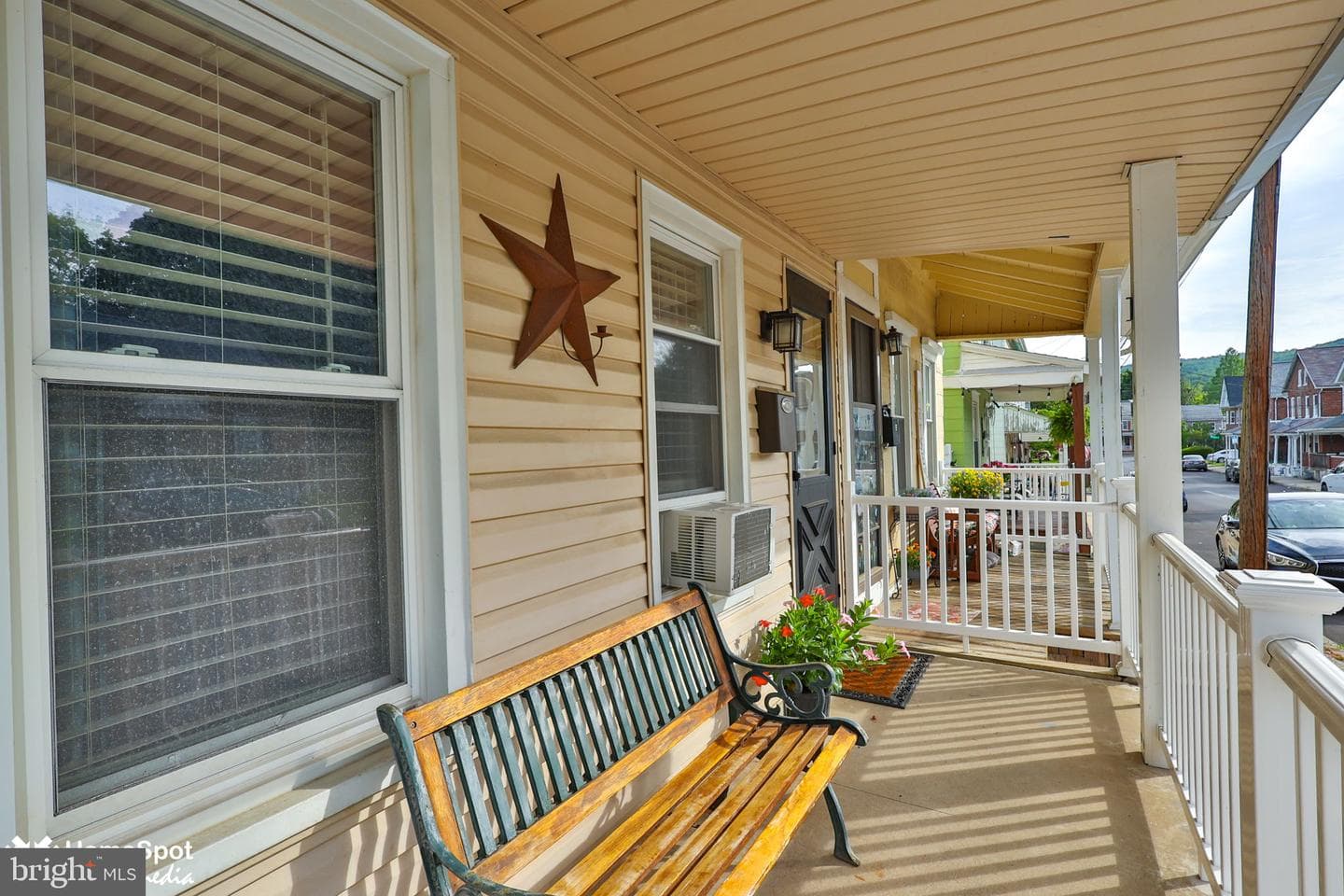247 Adrain Street photo 2