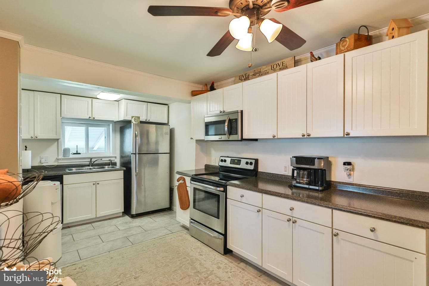 247 Adrain Street photo 8