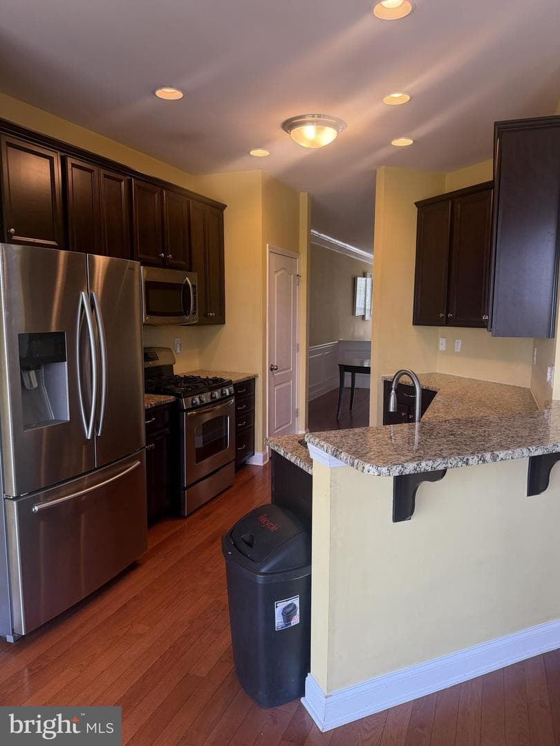 6069 Valley Forge Drive photo 4