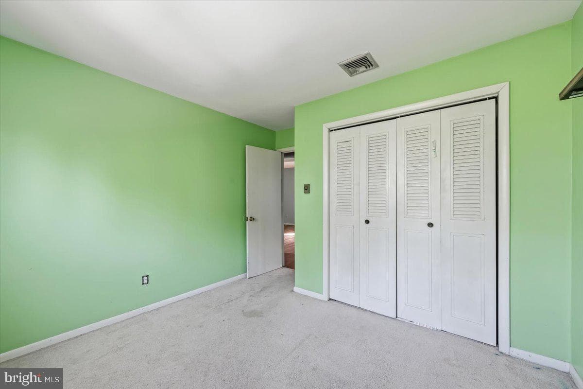 2230 N Lehigh Avenue photo 24