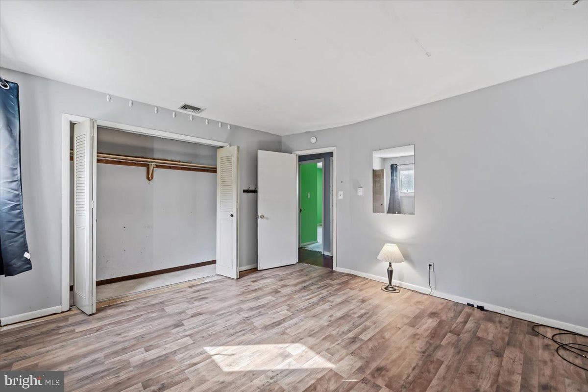2230 N Lehigh Avenue photo 28