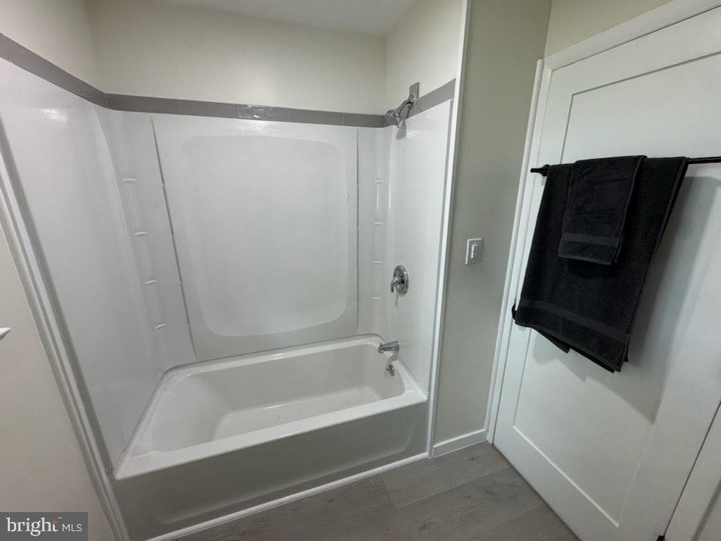 320 E Landis Street photo 25