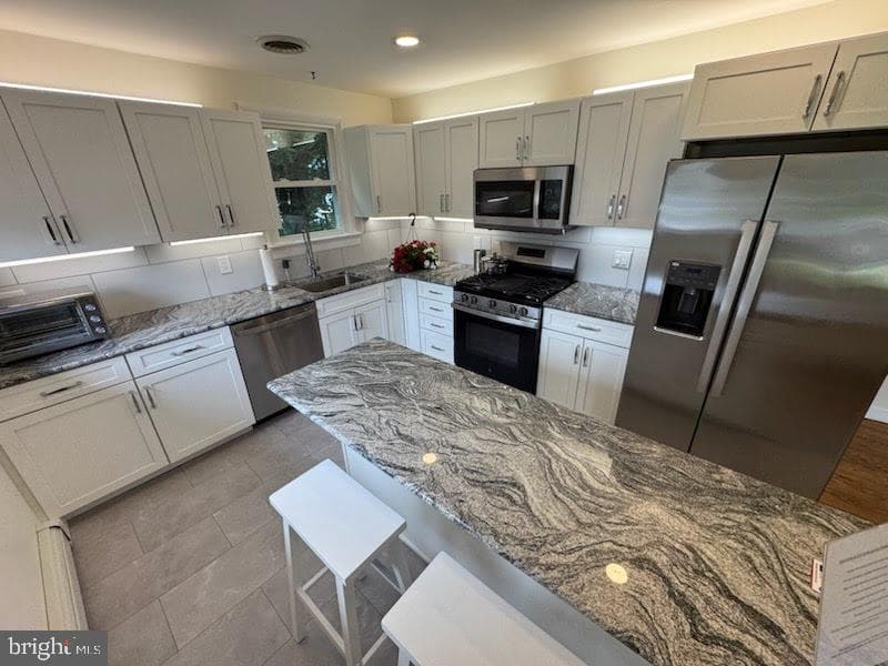 320 E Landis Street photo 9