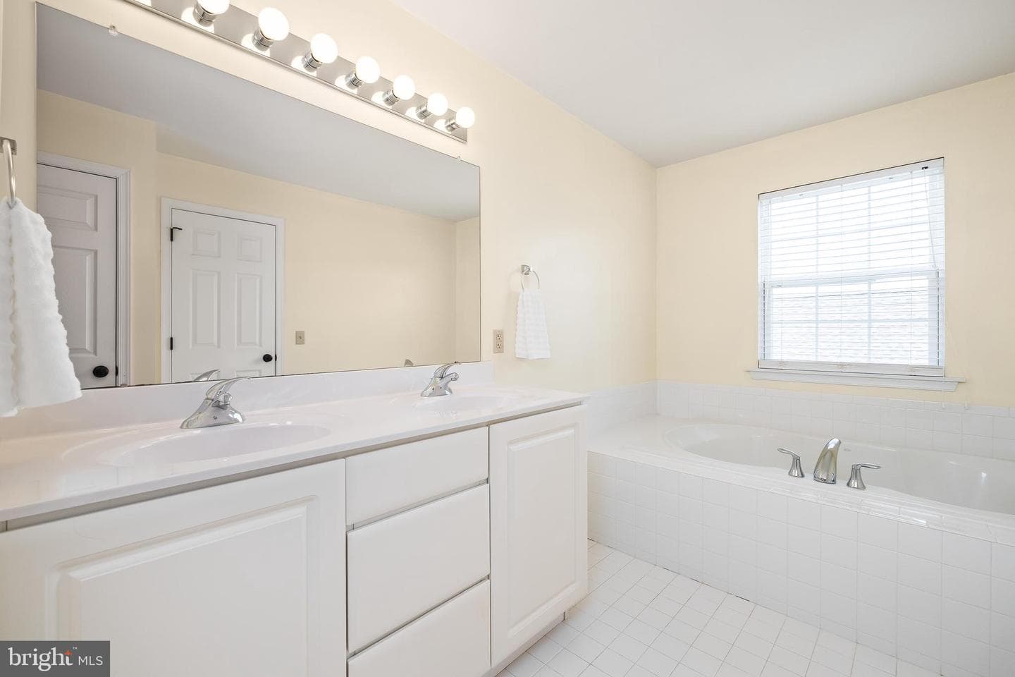 2912 Silver Creek Circle photo 29